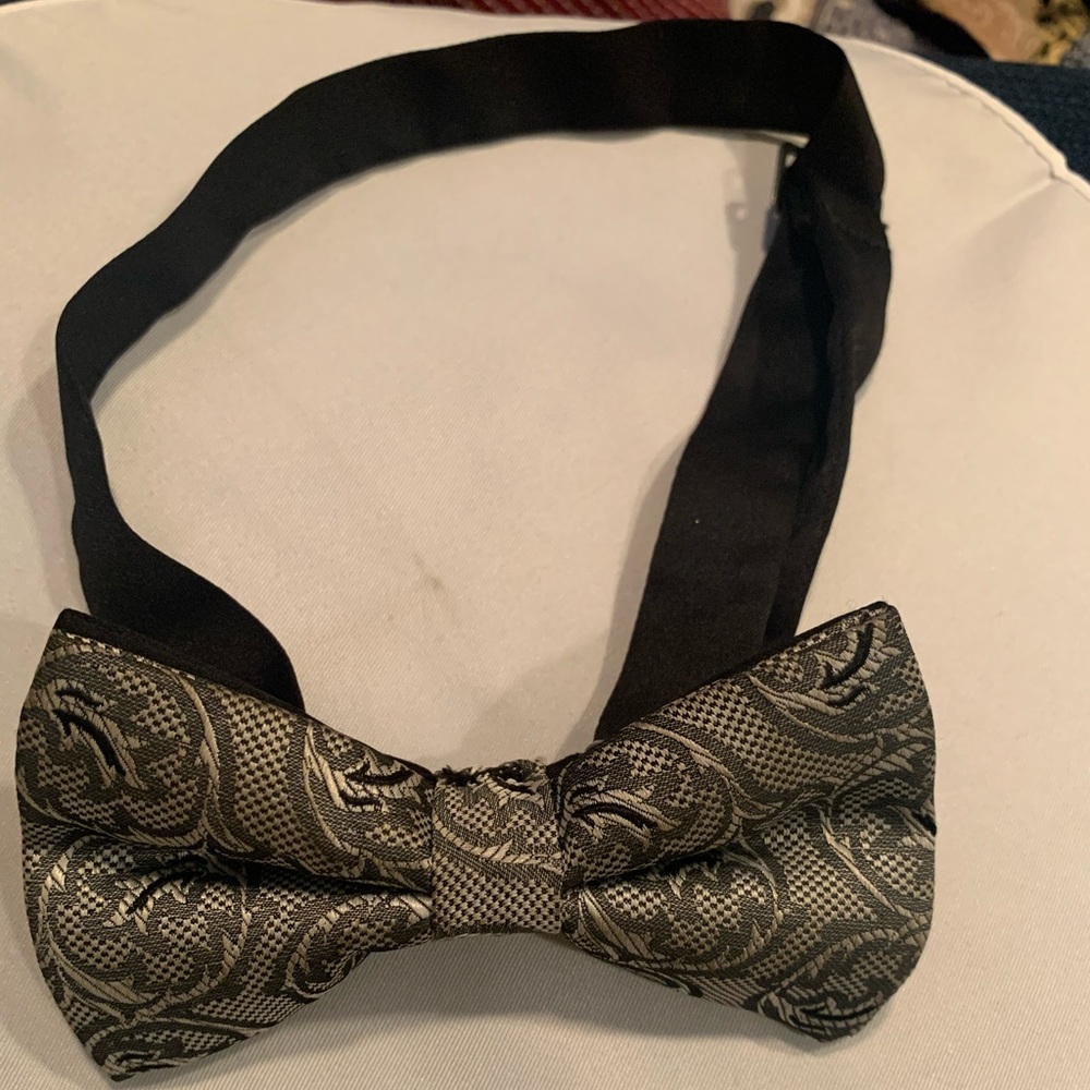 Lot of bow ties and pocket squares